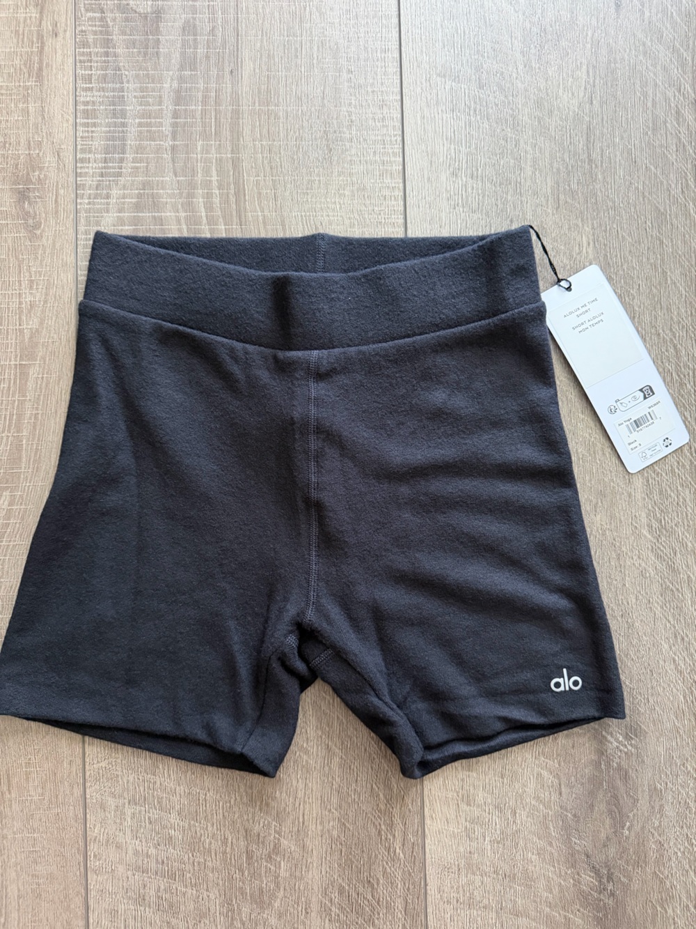 Alo Alolux High-Waist Me Time Short Small Black - Picture 6 of 9